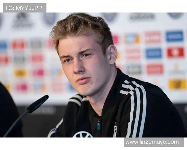 现役足球明星颜值大比拼谁是最帅球员引发热议