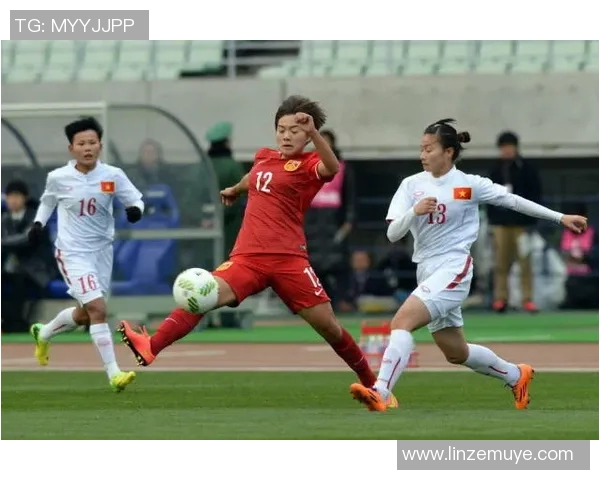 足球明星对女足的赞美与期待展现了女性运动员的力量与魅力