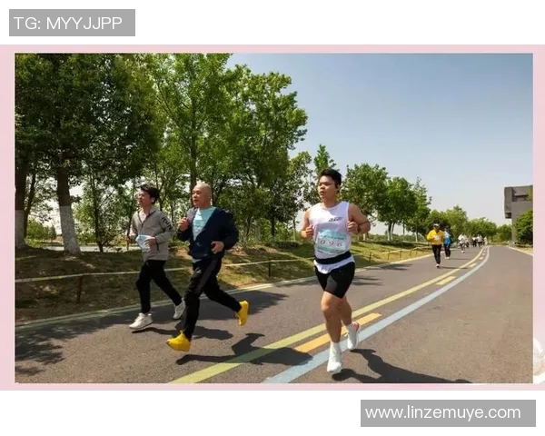 挑战自我极限体验铁人三项游泳骑行跑步的全能赛事之旅